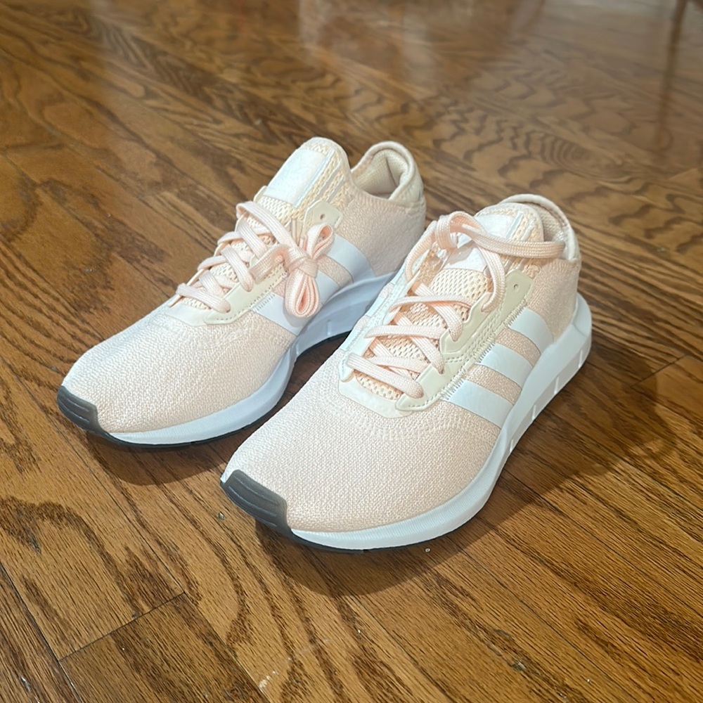 New without tags Adidas light pink/coral sneakers